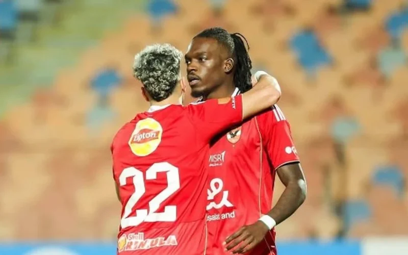 كامويش يشارك جمهور الأهلي صورًا من مشاركاته مع الفريق